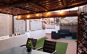 CENTER Santa Cruz, Alojamiento céntrico con gran terraza, cocina , salón y baños, todo privado